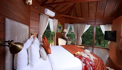 Arnetta Premium on King Size Bed