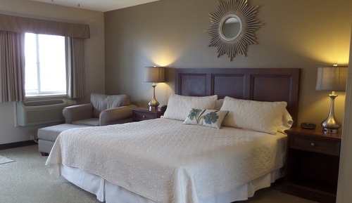 Deluxe King (Upstairs Rooms Only, No Elevator, No Pets)