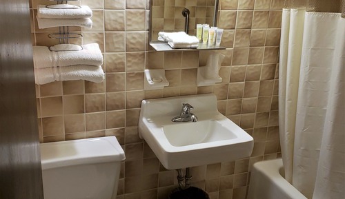 Deluxe Double Room, 2 Double Beds ( No Pets)