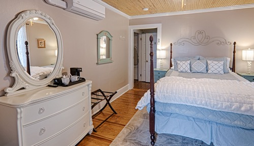 Traditional Room, Balcony, Park View
