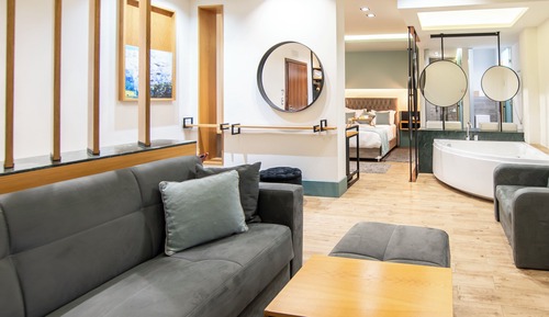 King Suite with Spa Bath