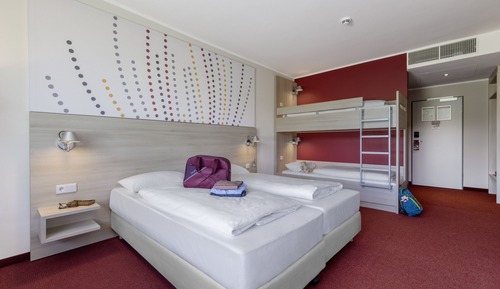 Family Room, 1 Bedroom