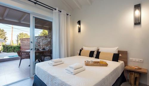 Studio Deluxe with Mini Pool
