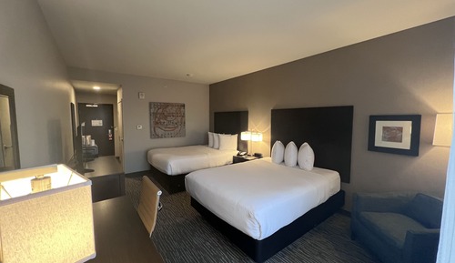 Deluxe Room, 2 Queen Beds, Refrigerator & Microwave, Mountain View