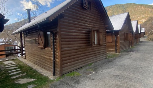 Basic Bungalow, 2 Bedrooms (4 pax)