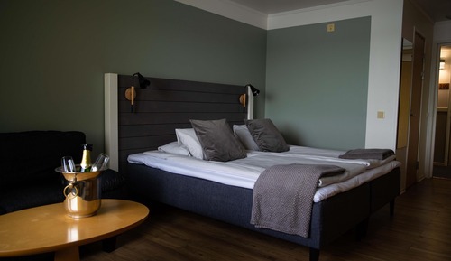 Standard Room, 1 King Bed, Non Smoking, Sea View