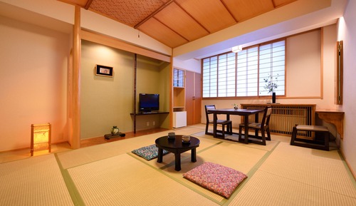 Japanese Style Twin Room, Shared Bathroom