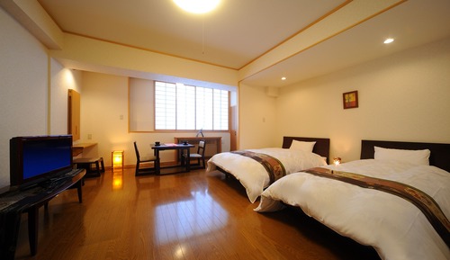Twin Room, Shared Bathroom