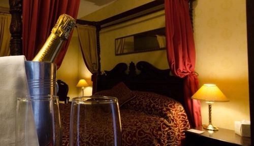 Superior Double Room (Four Poster)