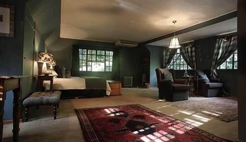 Luxury log cabin 3 river view 