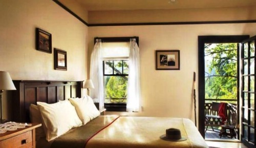 Balcony, 1 Queen Bed