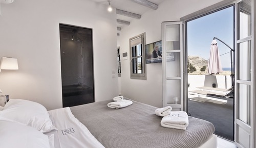Honeymoon Suite
