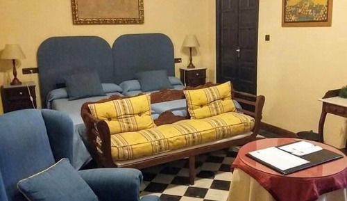 Double Room, 2 Twin Beds, Private Bathroom