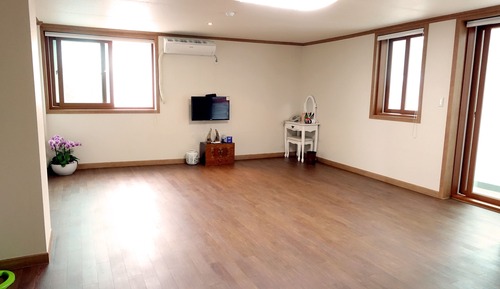 Family Room (Ondol)