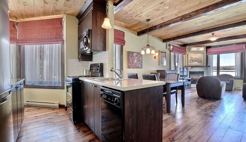 Grand Classic Condo 