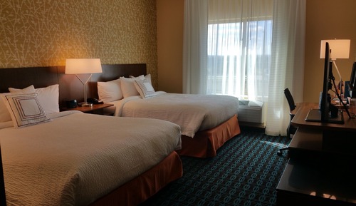 Suite, Multiple Beds (Mobility/Hearing Access, Roll-In Shwr)