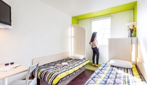 Room (Duo)