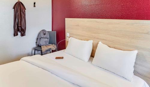 Room (Tandem)