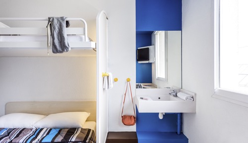 Room (Trio)