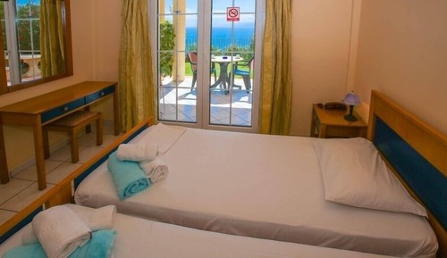Studio, Sea View