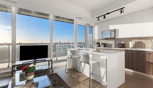 One Bedroom Queen Suite