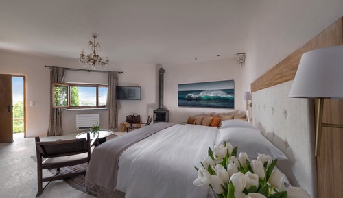Executive Suite with Panoramic Sea View - Io