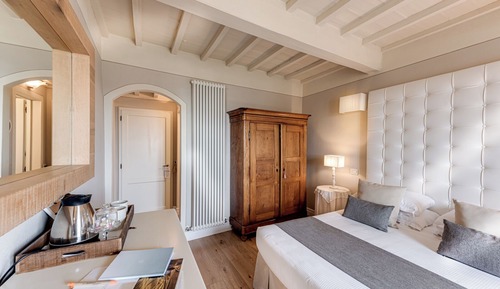 Superior Room (Dbl Superior 14 sq m2 Dante Alighieri)