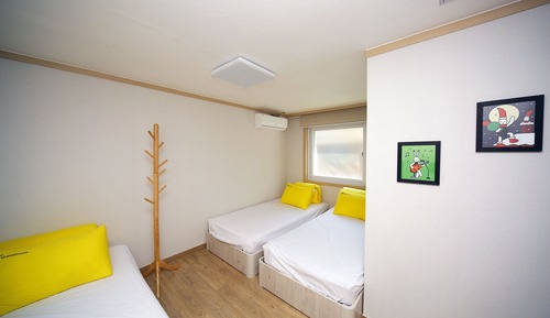 Standard Triple Room, Non Smoking, City View