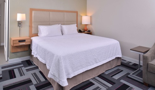 Room, 1 King Bed, Hearing Accessible, Non Smoking