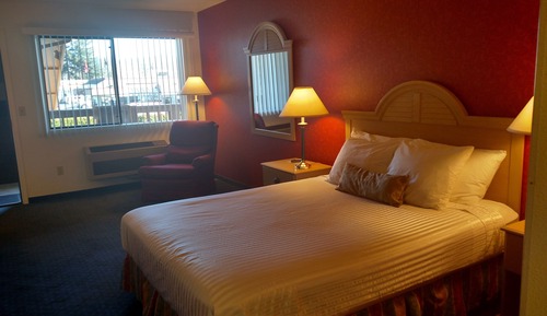 Room, 1 Queen Bed (Second Floor)