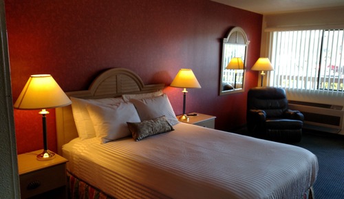 Basic Room, 1 Queen Bed