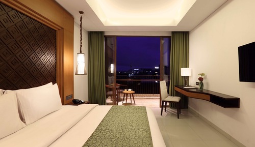 Deluxe Room, 1 Queen Bed, City View