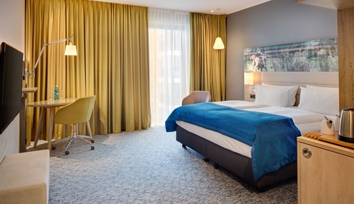 Junior Suite, 1 King Bed, Garden View (Living Room)
