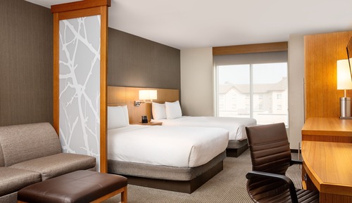 Room, Multiple Beds (2 Queen and Sofa Bed, High Floor)