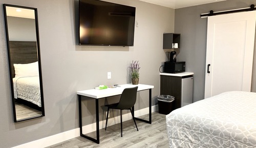 Deluxe Room, 1 King Bed, Non Smoking