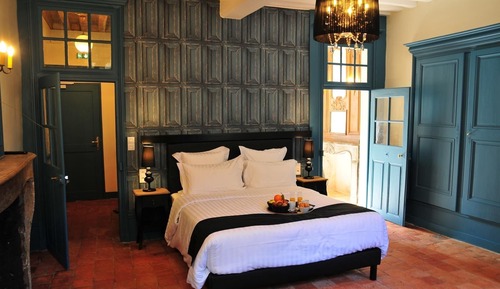 Double Room (Max-Pol Fouchet)