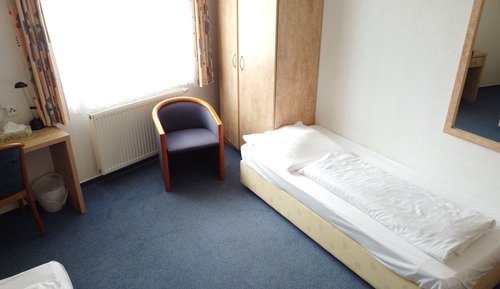 Classic Triple Room, Private Bathroom