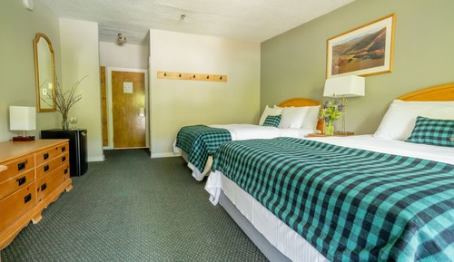 Mountain View Two Queen Beds With Balcony
