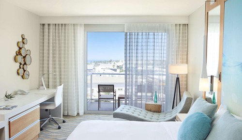 Room, 1 King Bed (Partial Ocean View - With Balcony)