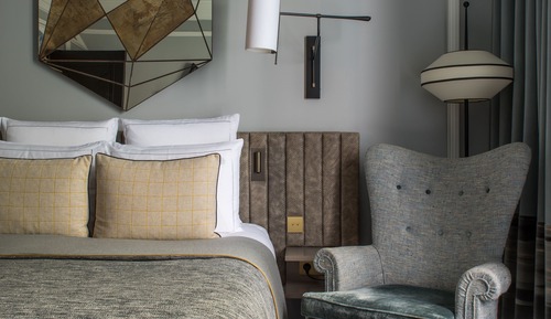 Connecting or Adjacent Rooms