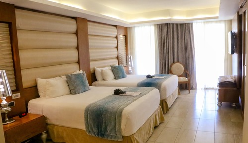 Mirage Club Ocean View Suite with Outdoor Jacuzzi
