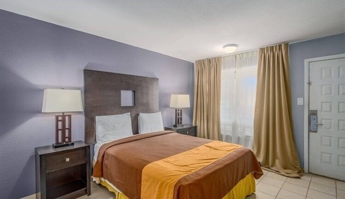 Standard Single Room, 1 Queen Bed