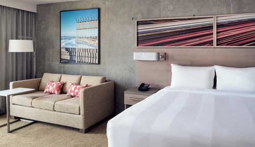 Studio, 1 King Bed with Sofa bed, Non Smoking, City View (Mobility Accessible, Roll-In Shower)