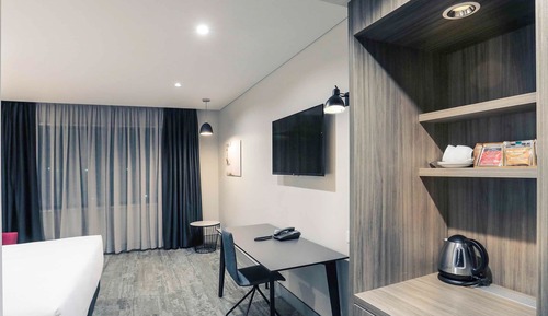 Standard Room, 1 King Bed