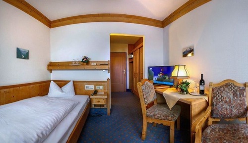 Grand Single Room