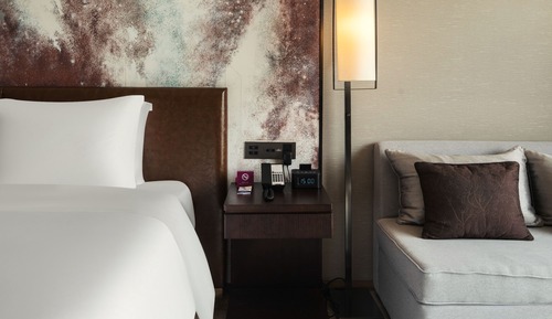 Standard Room, 1 King Bed, Club Lounge Access