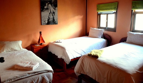 Basic Triple Room, 3 Twin Beds (Baño Compartido)