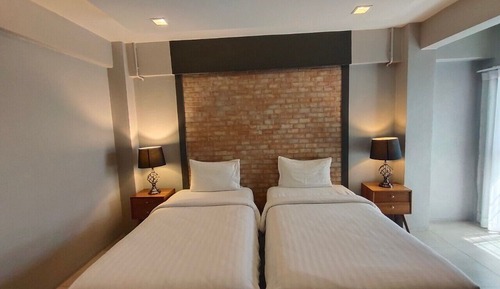 Standard Twin Room