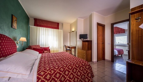 Family Room, 2 Bedrooms