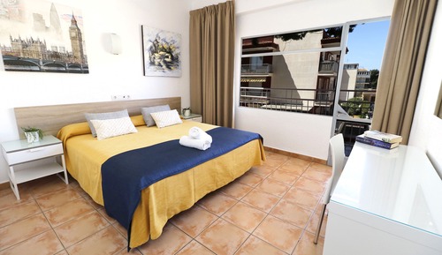 Twin Room, Balcony